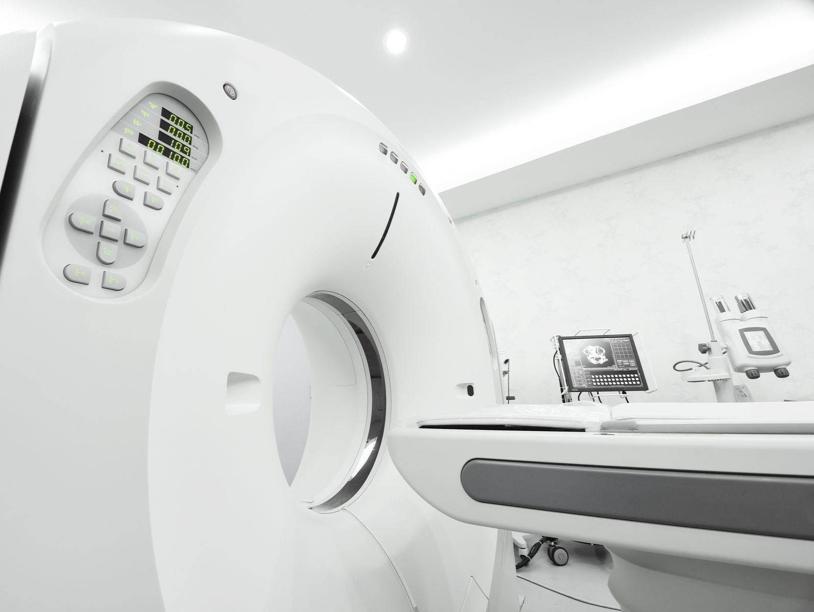 et CT scans and pet MRI scans – what is the difference?